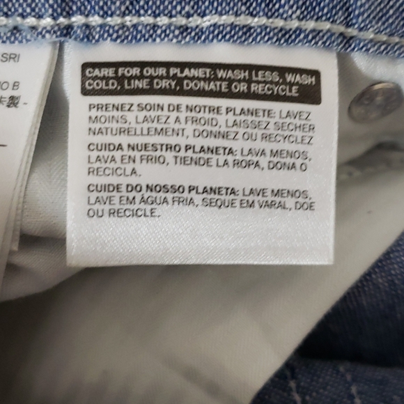 3💋for $35  Levi Boyfriend Linen Short Jeans - Picture 4 of 13